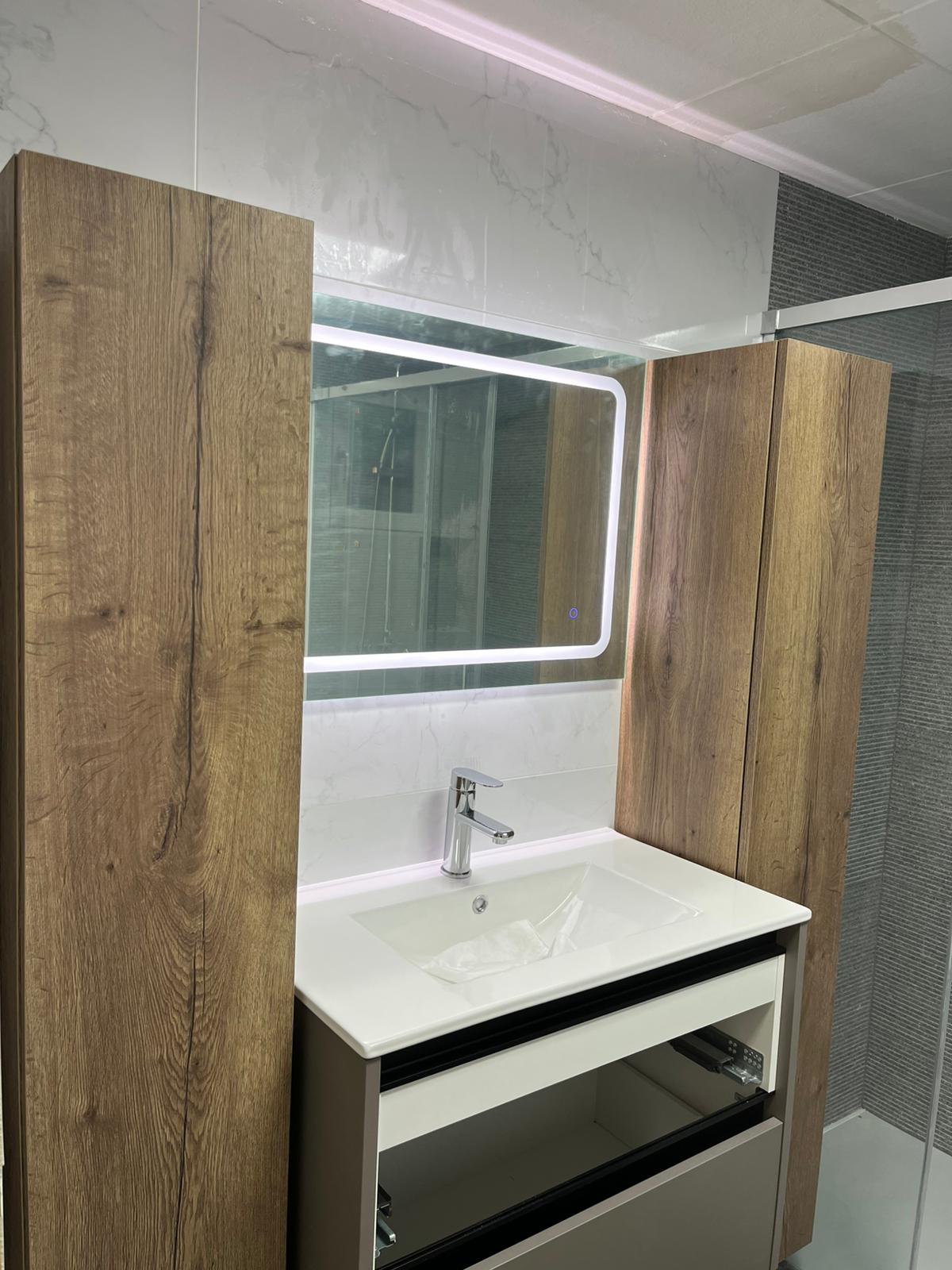 Mueble de baño en madera